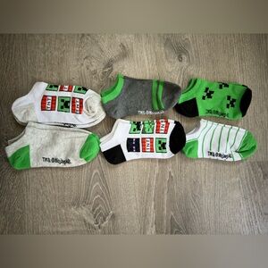 🟩Bundle 2/$8🟩NWOT Minecraft socks. Size 9-2.